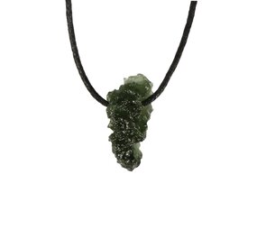 Moldaviet hanger ruw doorboord | 2,415 gram Moldaviet hanger ruw doorboord | 2,415 gram