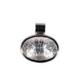 Zilveren hanger bergkristal | liggende ovaal facet 2,3 x 1,6 x 1,3 cm Zilveren hanger bergkristal | liggende ovaal facet 2,3 x 1,6 x 1,3 cm