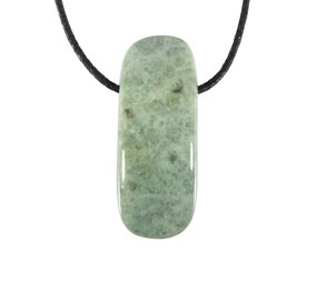 Jade (jadeiet) hanger doorboord