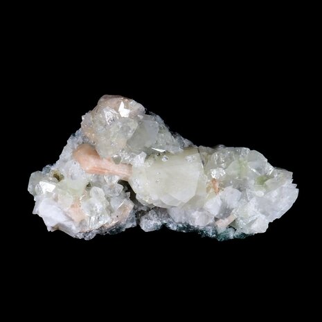 Apofylliet (groen) met stilbiet cluster staand 14 x 10 x 6 cm | 628 gram Apofylliet (groen) met stilbiet cluster staand 14 x 10 x 6 cm | 628 gram