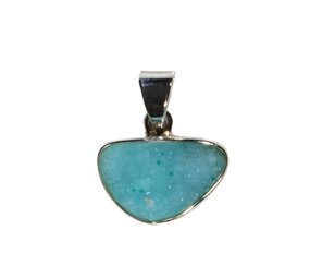 Zilveren hanger gem silica driehoek ruw | 1,1 x 1,8 cm Zilveren hanger gem silica driehoek ruw | 1,1 x 1,8 cm