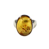 Zilveren ring barnsteen maat 18 | ovaal 1,8 x 1,3 cm Zilveren ring barnsteen maat 18 | ovaal 1,8 x 1,3 cm