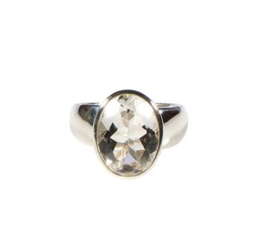 Zilveren ring bergkristal maat 19 1/2 | ovaal facet 1,5 x 1,2 cm Zilveren ring bergkristal maat 19 1/2 | ovaal facet 1,5 x 1,2 cm