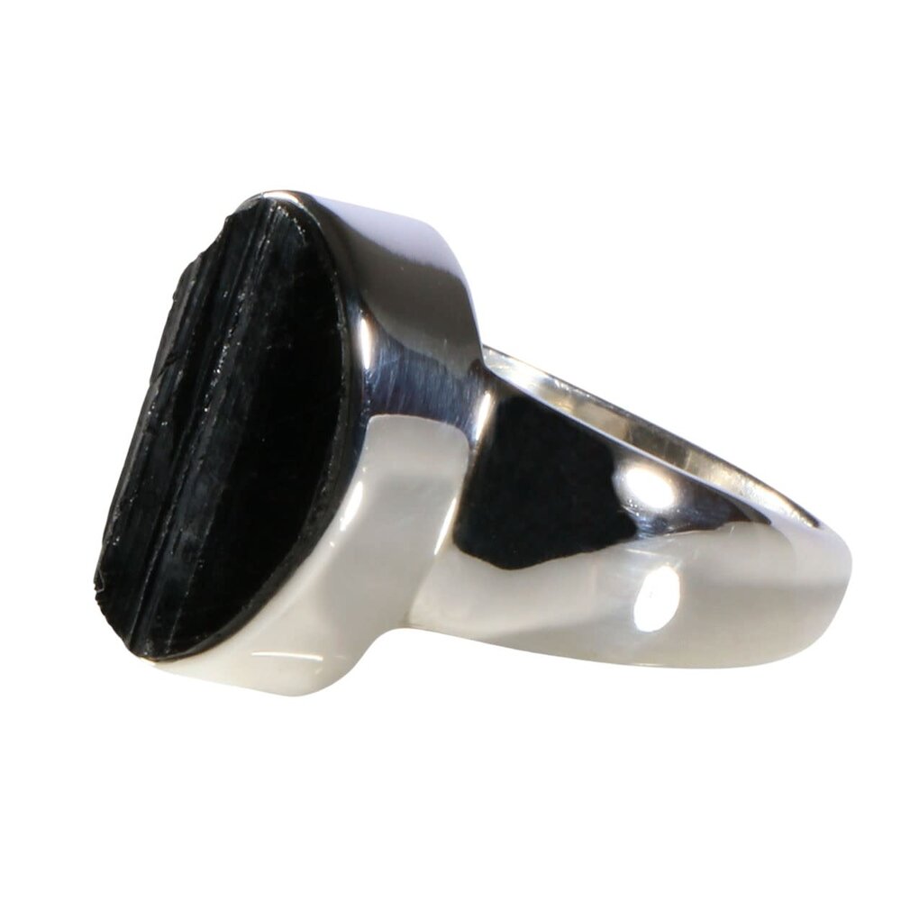 Zilveren ring toermalijn (zwart) maat 18 | ovaal ruw 1,6 x 1,1 cm Zilveren ring toermalijn (zwart) maat 18 | ovaal ruw 1,6 x 1,1 cm