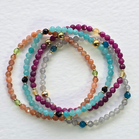 Saffier met zonnesteen gold filled armband 4 mm facet Saffier met zonnesteen gold filled armband 4 mm facet