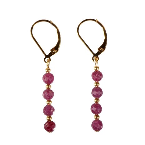 Gold filled oorbellen robijn | 4 mm facet Gold filled oorbellen robijn | 4 mm facet