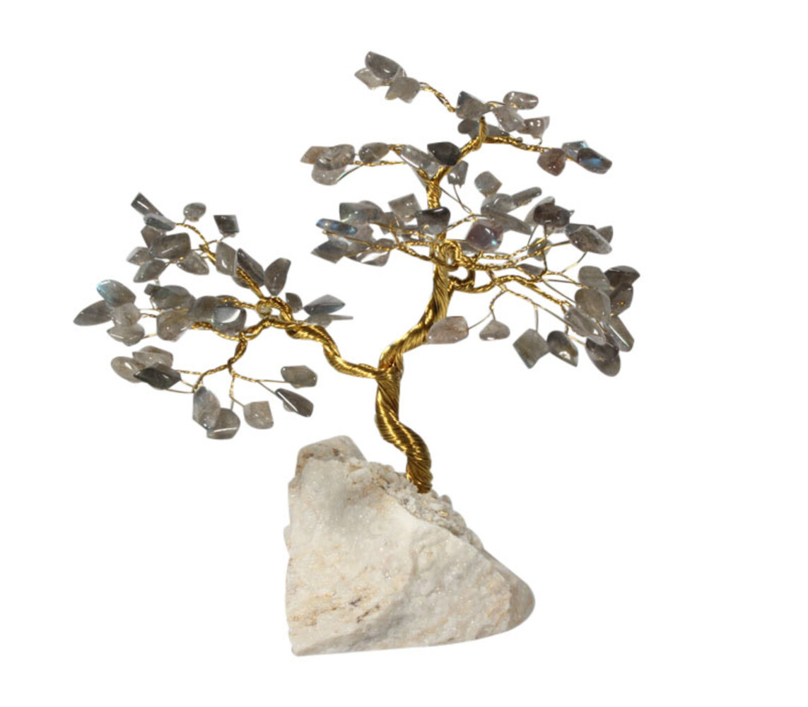 Labradoriet edelsteen boompje op steen