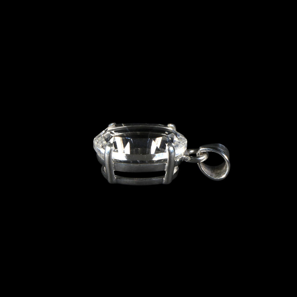 Zilveren hanger bergkristal | ovaal facet gezet 1,8 x 1,3 cm