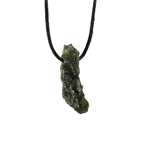 Moldaviet hanger ruw doorboord | 4,1 gram