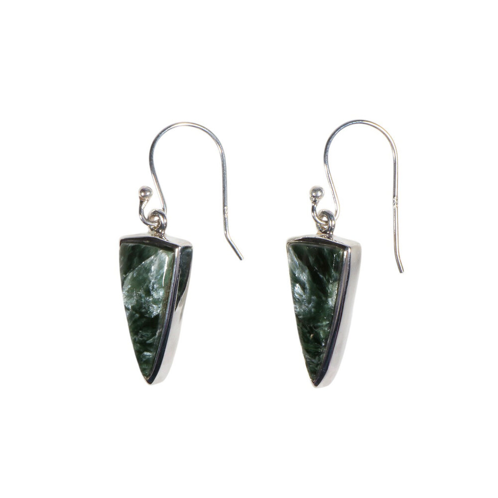 Zilveren oorbellen serafiniet | driehoek 1,8 x 0,9 cm