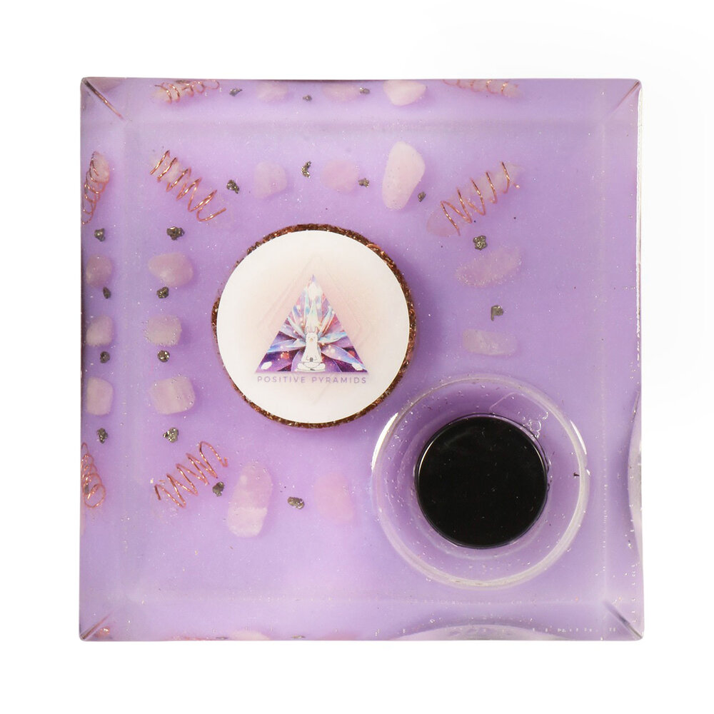 Urn piramide rozenkwarts 11 x 11 x 13 cm