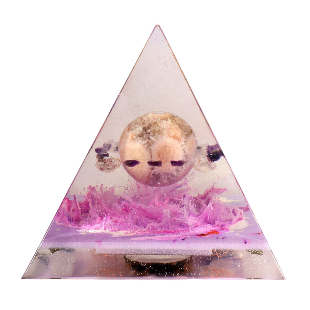 Urn piramide roze amethist 14,2 x 14,2 x 17 cm Urn piramide roze amethist 14,2 x 14,2 x 17 cm