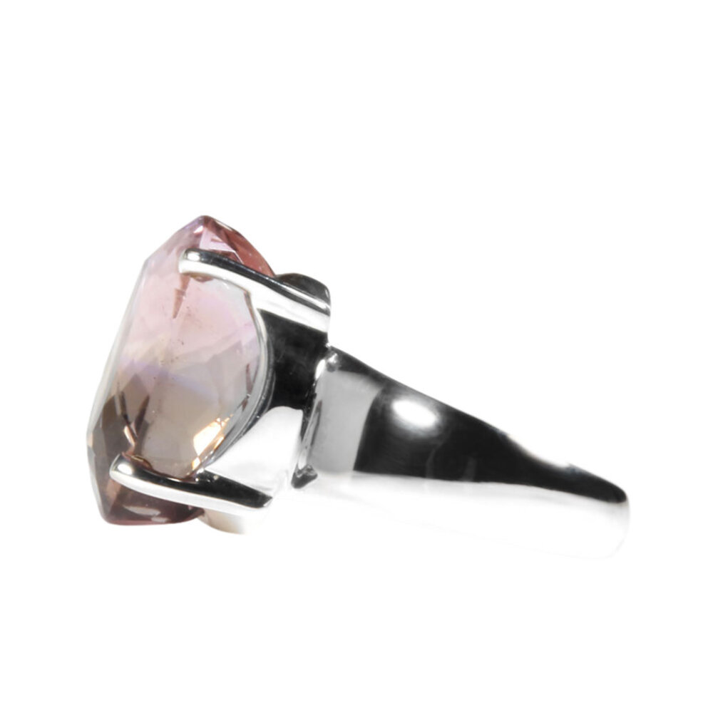 Zilveren ring ametrien maat 17 3/4 | ovaal facet gezet 1,7 x 1,2 cm Zilveren ring ametrien maat 17 3/4 | ovaal facet gezet 1,7 x 1,2 cm