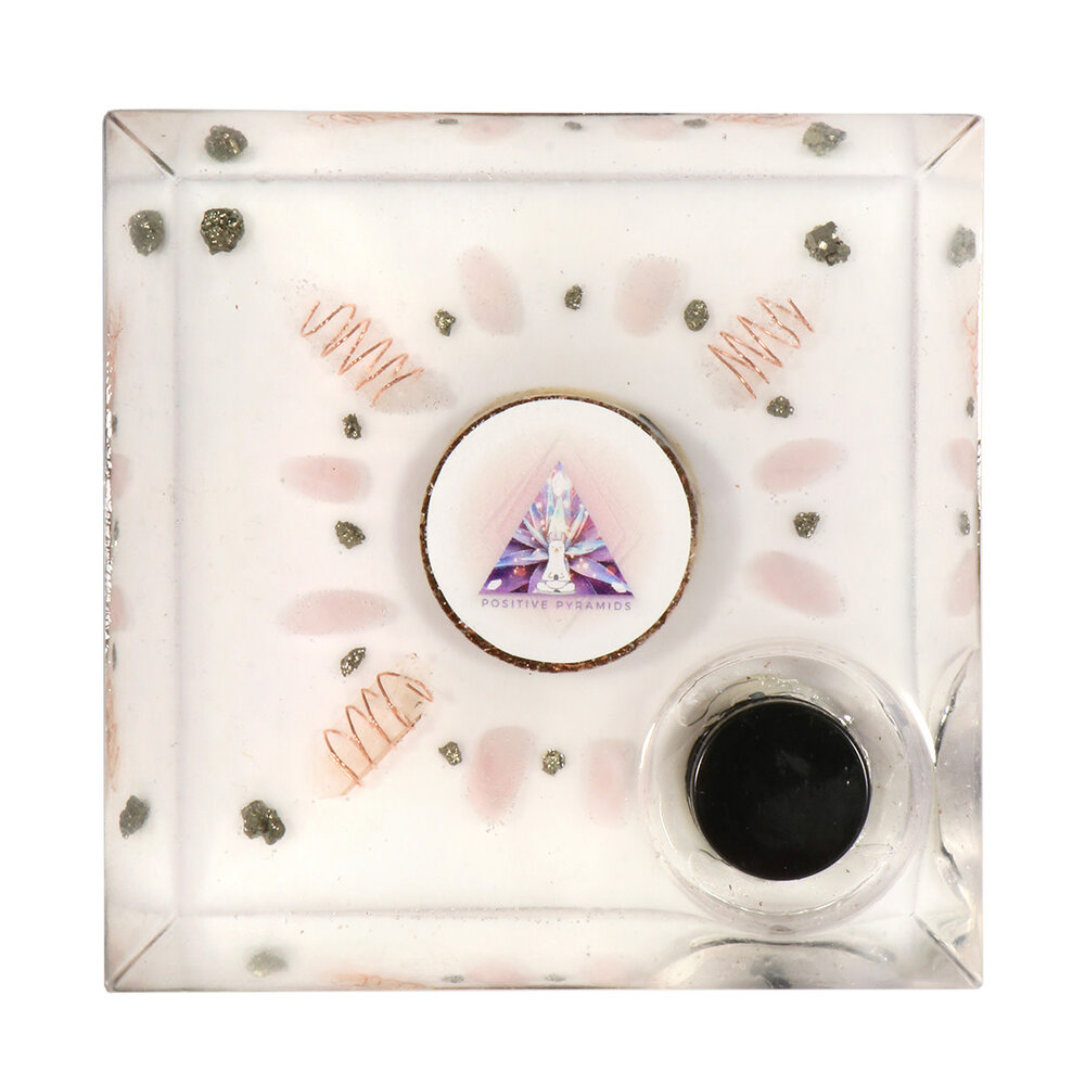 Urn piramide rozenkwarts 12 x 12 x 15 cm