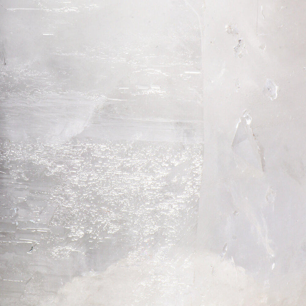 Bergkristal (zelfhelend) met brug kristal staand 38,5 x 16,5 x 12,9 cm | 15,02 kg