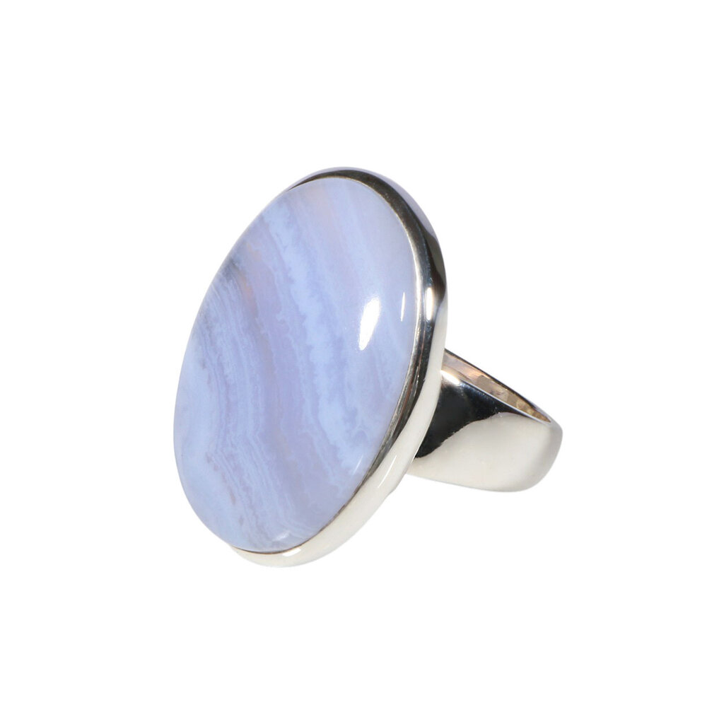 Zilveren ring chalcedoon maat 19 1/2 | ovaal 2,8 x 2 cm Zilveren ring chalcedoon maat 19 1/2 | ovaal 2,8 x 2 cm