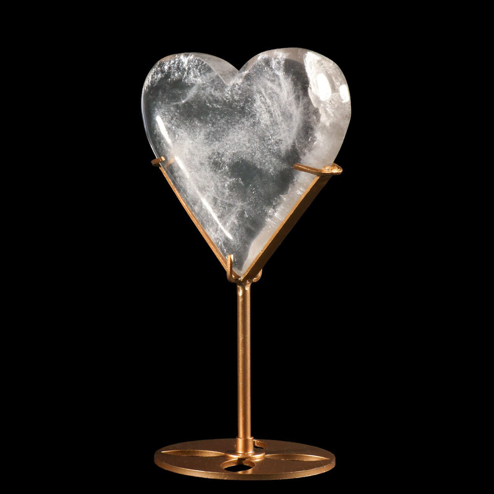 Bergkristal hart op standaard (goudkleurig) 9,8 x 12,8 x 1,6 cm | 303 gram Bergkristal hart op standaard (goudkleurig) 9,8 x 12,8 x 1,6 cm | 303 gram