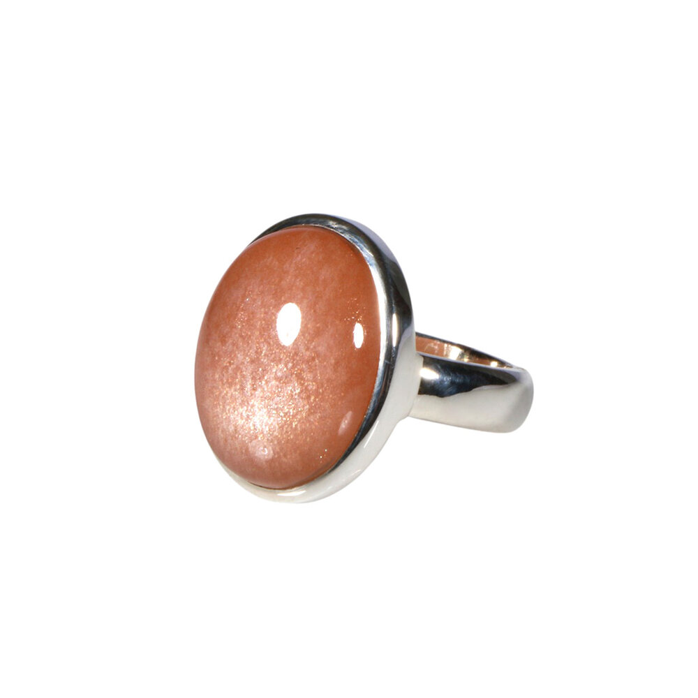 Zilveren ring maansteen (roze) maat 18 (licht verstelbaar) | ovaal 2 x 1,7 cm