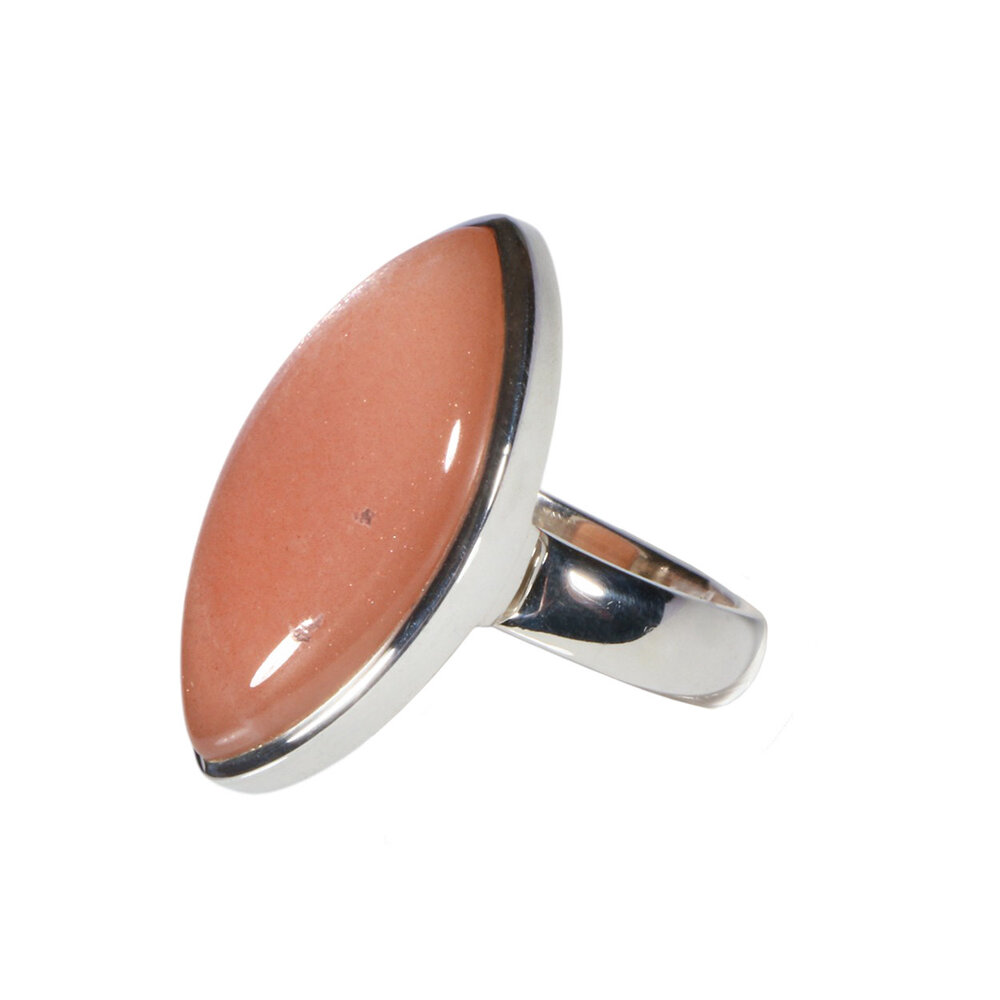 Zilveren ring maansteen (roze) maat 18 1/2 (licht verstelbaar) | markies 2,8 x 1,4 cm