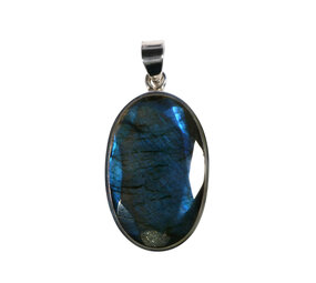 Zilveren hanger labradoriet | ovaal facet 3,2 x 2 cm Zilveren hanger labradoriet | ovaal facet 3,2 x 2 cm