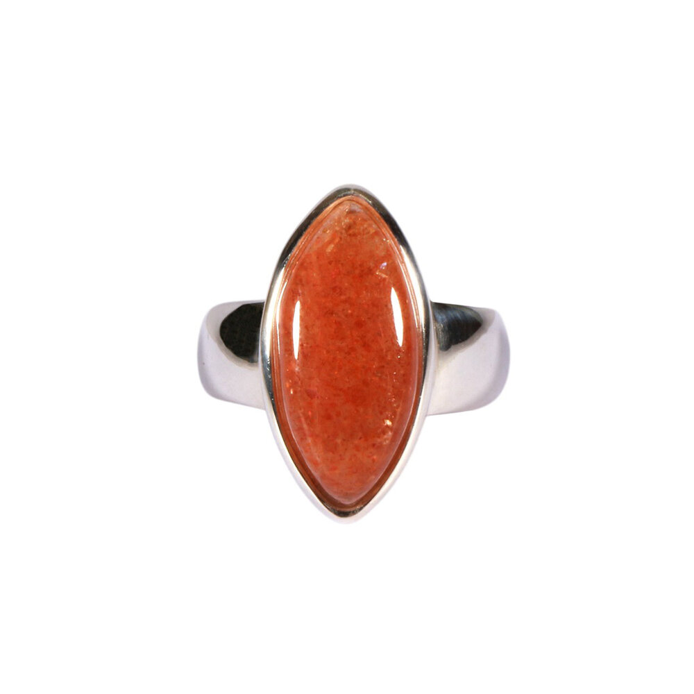 Zilveren ring zonnesteen maat 18 | markies 2 x 0,9 cm