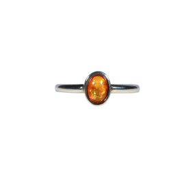 Zilveren ring barnsteen maat 17 1/2 | ovaal 7 x 5 mm