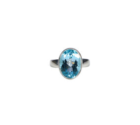 Zilveren ring topaas (blauw) maat 16 1/2 | ovaal facet 1,3 x 0,9 cm