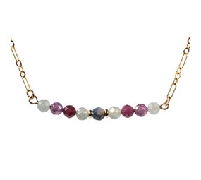 Gold filled ketting met robijn en saffier facet kralen