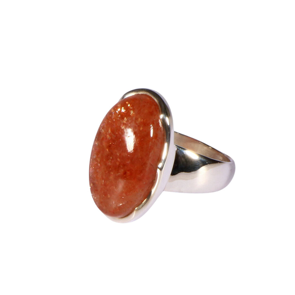 Zilveren ring zonnesteen maat 17 | ovaal 2 x 1,2 cm Zilveren ring zonnesteen maat 17 | ovaal 2 x 1,2 cm