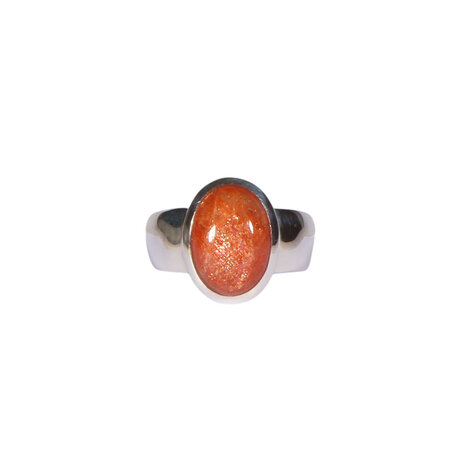 Zilveren ring zonnesteen maat 17 | ovaal 1,3 x 0,9 cm Zilveren ring zonnesteen maat 17 | ovaal 1,3 x 0,9 cm