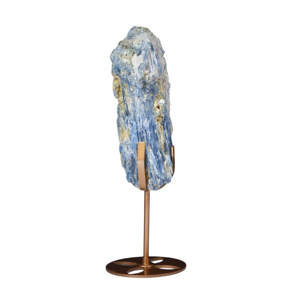 Kyaniet kristal op goudkleurige standaard 16,5 x 3,9 x 2,6 cm | 907 gram