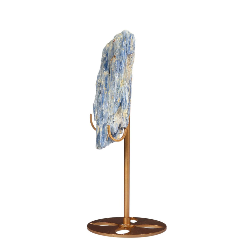 Kyaniet kristal op goudkleurige standaard 11,8 x 4 x 2,4 cm | 323 gram