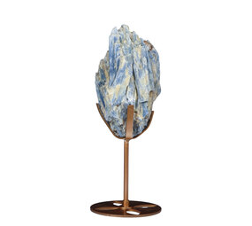 Kyaniet kristal op goudkleurige standaard 12,4 x 7,2 x 4,3 cm | 589 gram