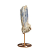 Kyaniet kristal op goudkleurige standaard 14,3 x 5,5 x 2,4 cm | 371 gram