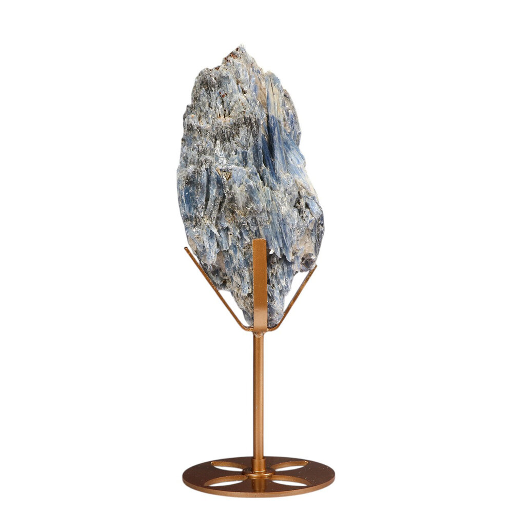 Kyaniet kristal op goudkleurige standaard 16,3 x 7,6 x 4,8 cm | 709 gram