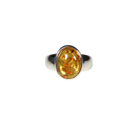 Zilveren ring barnsteen maat 18 | ovaal 1,3 x 1 cm Zilveren ring barnsteen maat 18 | ovaal 1,3 x 1 cm