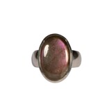 Zilveren ring labradoriet (paars) maat 17 | ovaal 1,8 x 1,2 cm Zilveren ring labradoriet (paars) maat 17 | ovaal 1,8 x 1,2 cm