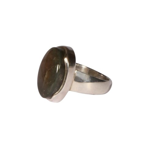 Zilveren ring labradoriet (paars) maat 17 | ovaal 1,8 x 1,2 cm Zilveren ring labradoriet (paars) maat 17 | ovaal 1,8 x 1,2 cm
