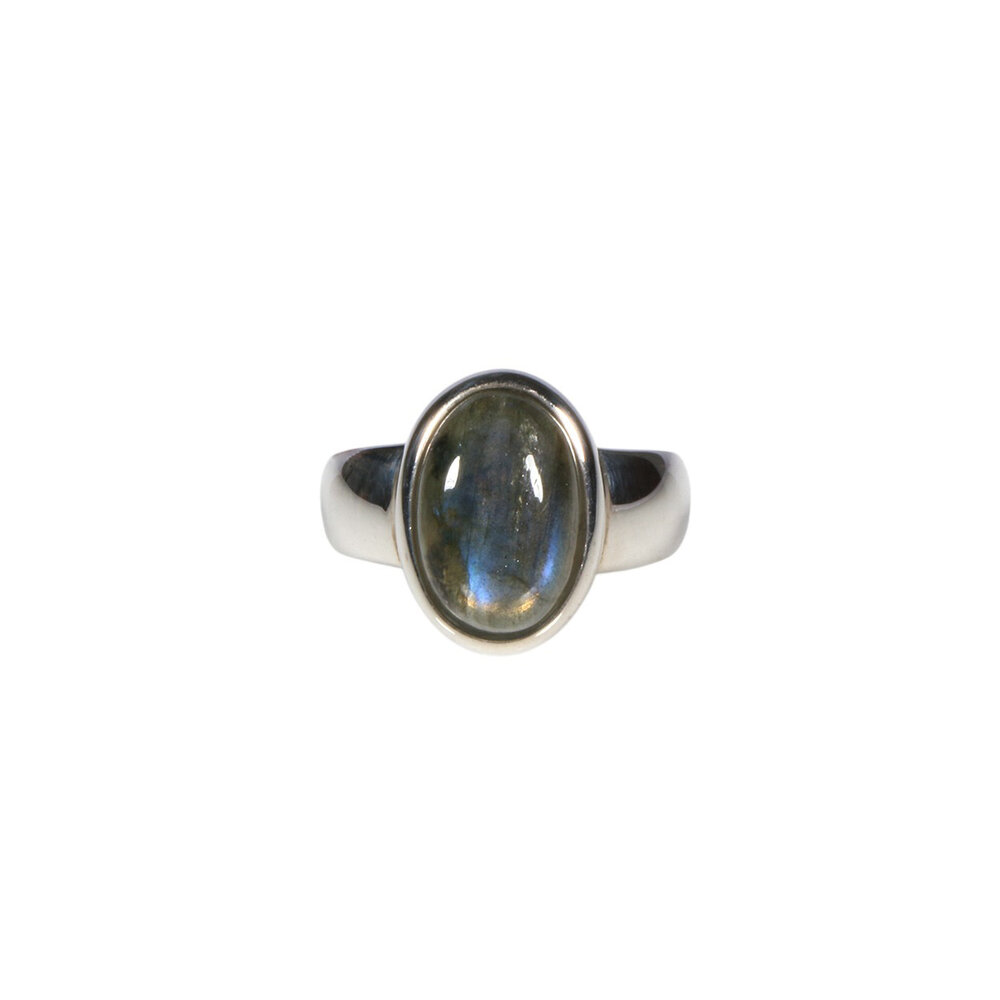 Zilveren ring labradoriet maat 17 | ovaal 1,3 x 0,9 cm Zilveren ring labradoriet maat 17 | ovaal 1,3 x 0,9 cm