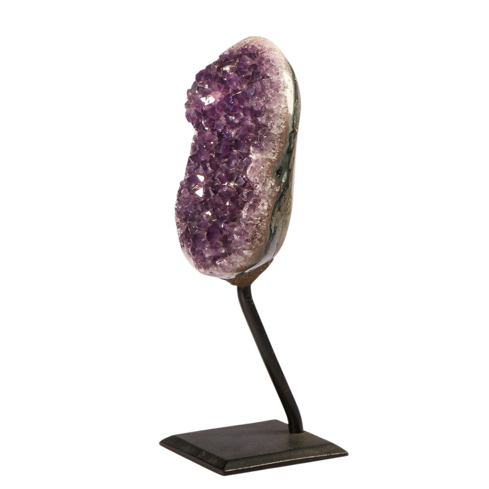 Amethist cluster op standaard 13 x 8 x 4,4 cm | 1065 gram Amethist cluster op standaard 13 x 8 x 4,4 cm | 1065 gram