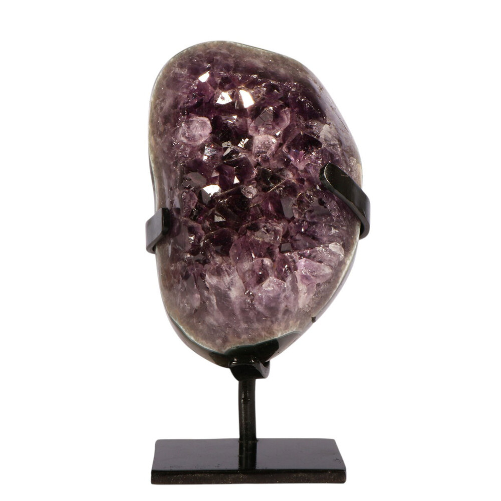 Amethist cluster op standaard 13,7 x 8 x 6,4 cm | 1608 gram Amethist cluster op standaard 13,7 x 8 x 6,4 cm | 1608 gram