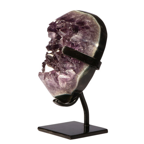 Amethist cluster op standaard 13,7 x 8 x 6,4 cm | 1608 gram Amethist cluster op standaard 13,7 x 8 x 6,4 cm | 1608 gram