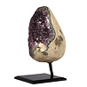 Amethist cluster op standaard 13,1 x 9,4 x 9,7 cm | 2192 gram Amethist cluster op standaard 13,1 x 9,4 x 9,7 cm | 2192 gram