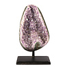 Amethist cluster op standaard 14,3 x 9,2 x 7,9 cm | 2047 gram Amethist cluster op standaard 14,3 x 9,2 x 7,9 cm | 2047 gram
