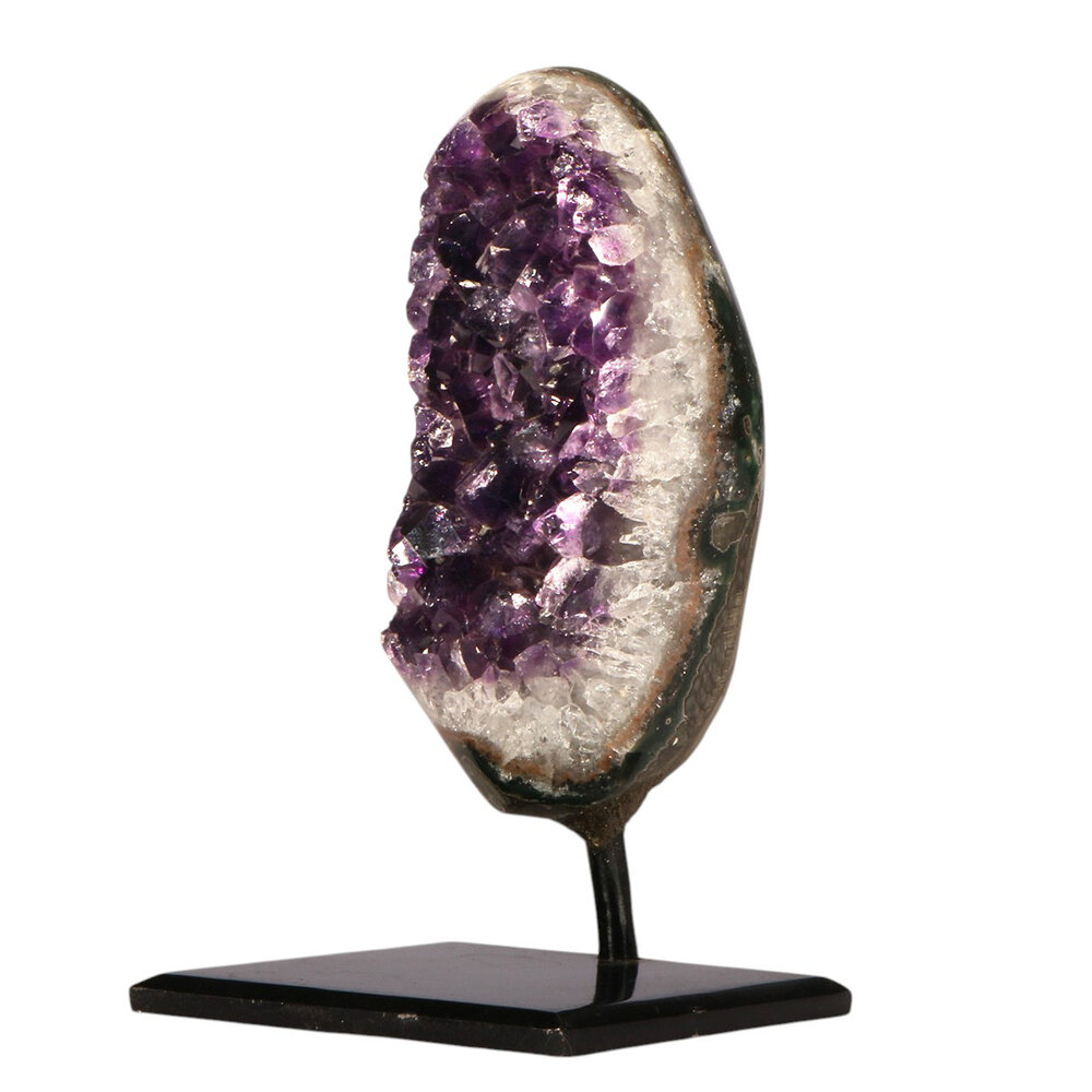 Amethist cluster op standaard 15 x 7,4 x 9,1 cm | 1819 gram Amethist cluster op standaard 15 x 7,4 x 9,1 cm | 1819 gram