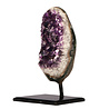 Amethist cluster op standaard 15 x 7,4 x 9,1 cm | 1819 gram Amethist cluster op standaard 15 x 7,4 x 9,1 cm | 1819 gram
