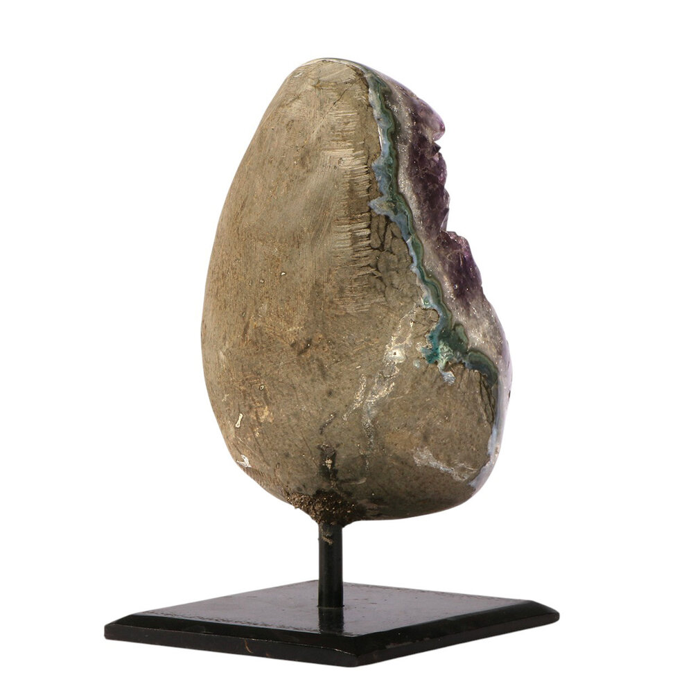 Amethist cluster op standaard 13 x 9,7 x 6,8 cm | 1427 gram Amethist cluster op standaard 13 x 9,7 x 6,8 cm | 1427 gram