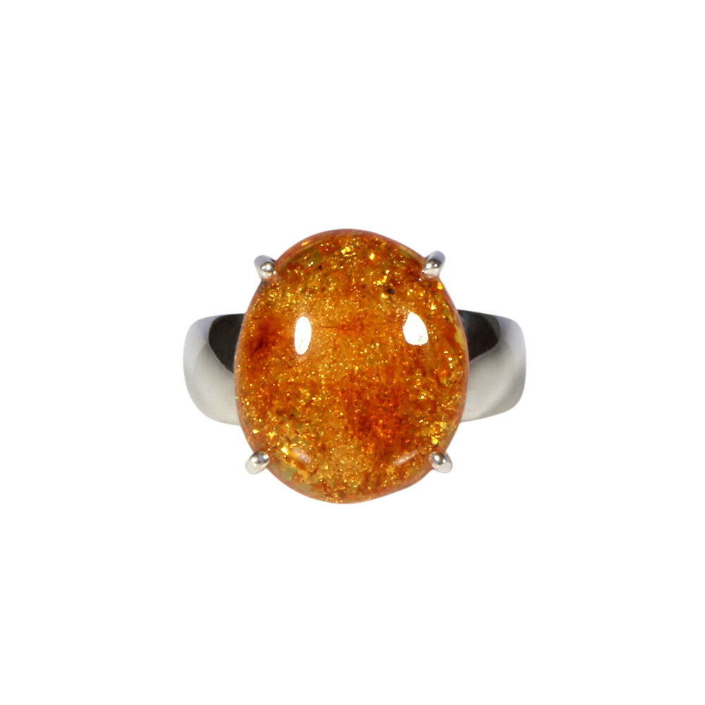 Zilveren ring barnsteen maat 19 | ovaal gezet 1,7 x 1,4 cm