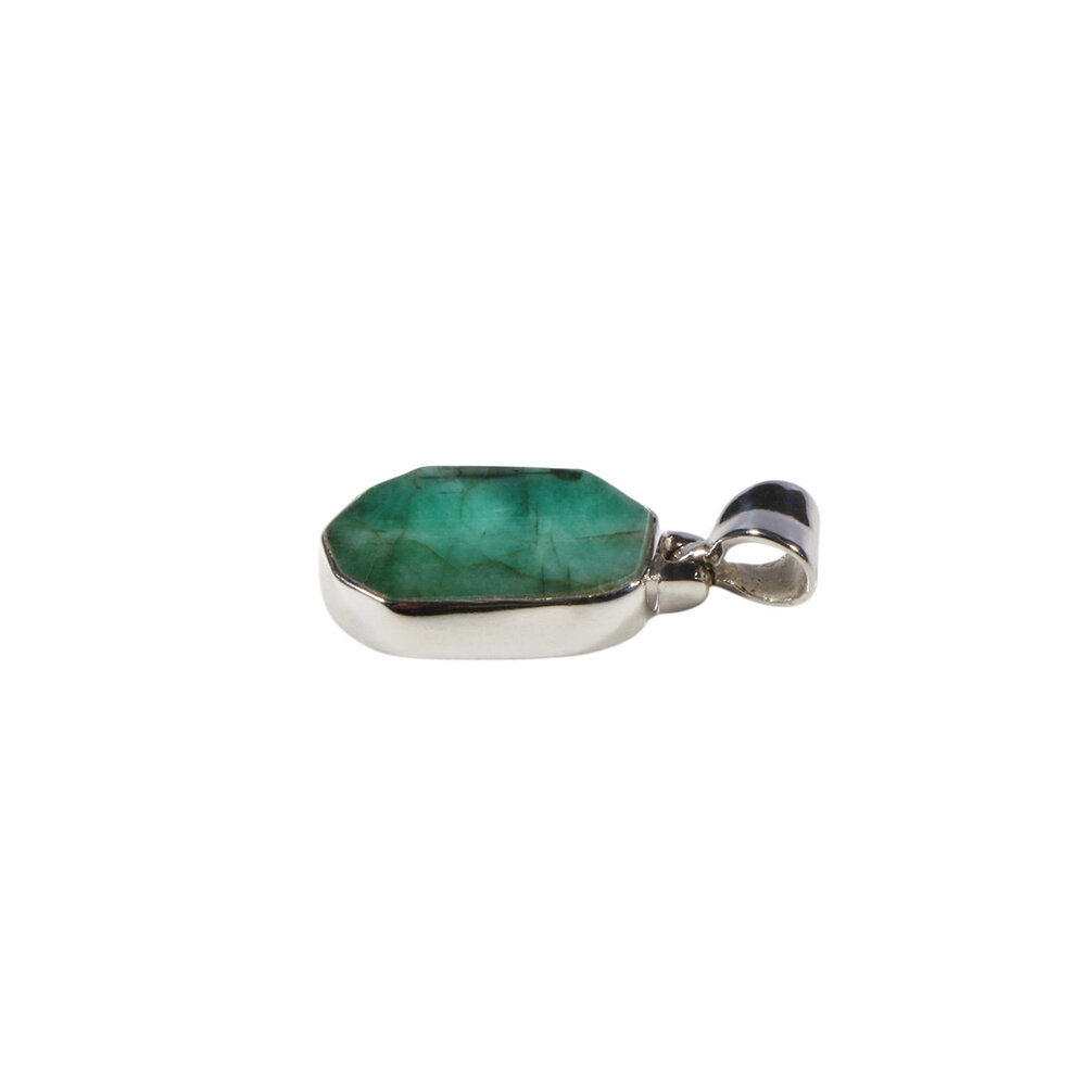 Zilveren hanger smaragd | ovaal 1,6 x 1,1 cm Zilveren hanger smaragd | ovaal 1,6 x 1,1 cm