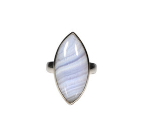 Zilveren ring chalcedoon maat 18 1/2 (licht verstelbaar)| markies 2,7 x 1,3 cm Zilveren ring chalcedoon maat 18 1/2 (licht verstelbaar)| markies 2,7 x 1,3 cm